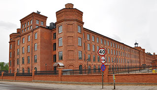 Postindustrialny loft z czerwonej cegły